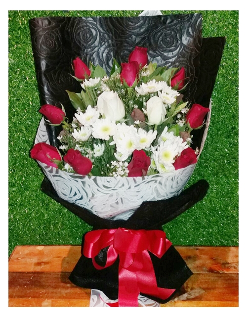 12 Red and White Roses Bouquet